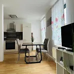 Stayhere24 Moderne Monteur- Und Zum Wohlfuehlen Appartement *